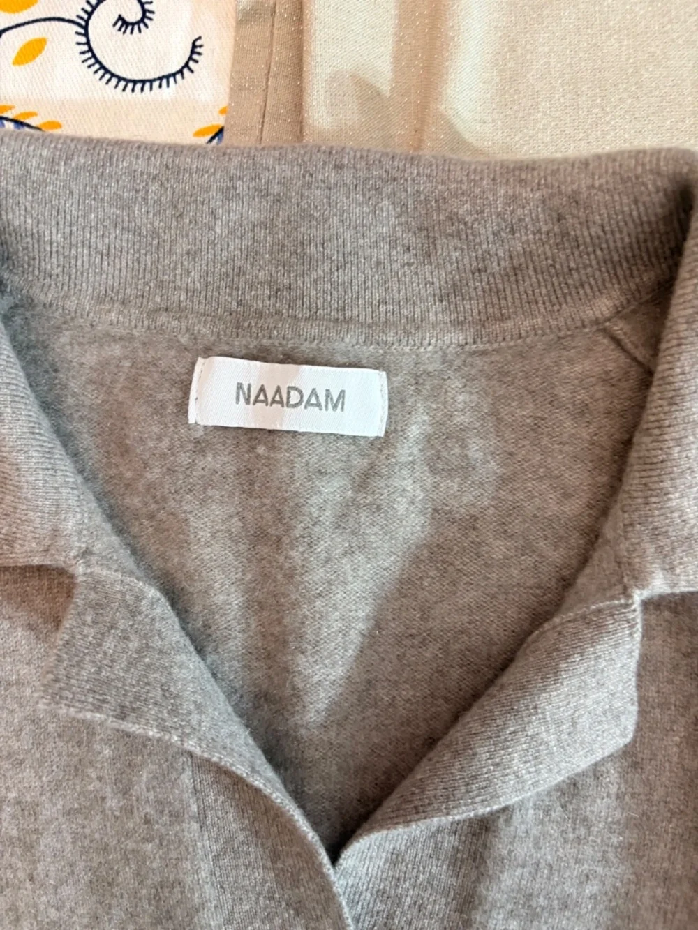 NAADAM Cashmere V-Neck Sweater - S 🌟 - Picture 4 of 4